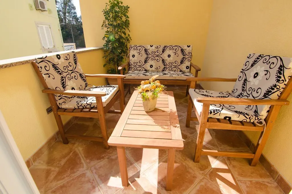 Apartment Vita Palit